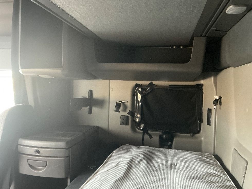 Sleeper Tractor-Heavy Duty Tractors-International-2023-LT625-Harrisburg-PA-614,707\n\t\tmiles-$ 44,250 - Image 19