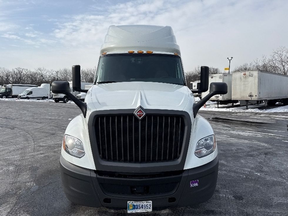 Sleeper Tractor-Heavy Duty Tractors-International-2023-LT625-Harrisburg-PA-614,707\n\t\tmiles-$ 44,250 - Image 2