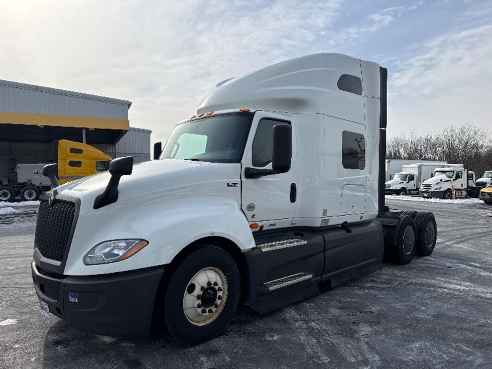 Sleeper Tractor-Heavy Duty Tractors-International-2023-LT625-Harrisburg-PA-614,707\n\t\tmiles-$ 44,250 - Image 3