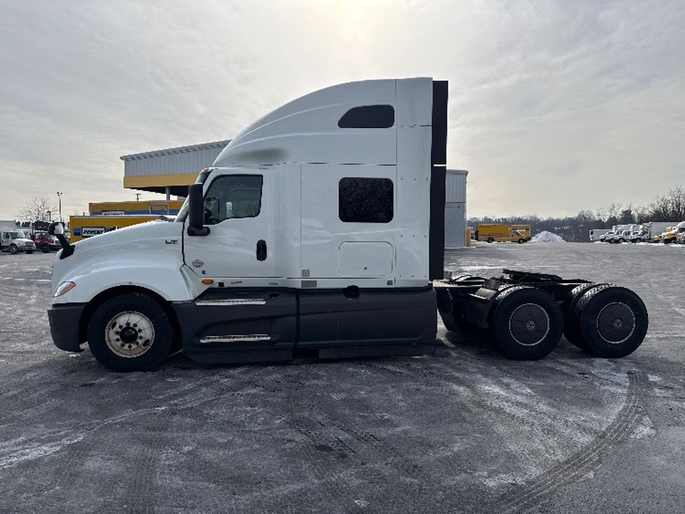 Sleeper Tractor-Heavy Duty Tractors-International-2023-LT625-Harrisburg-PA-614,707\n\t\tmiles-$ 44,250 - Image 4