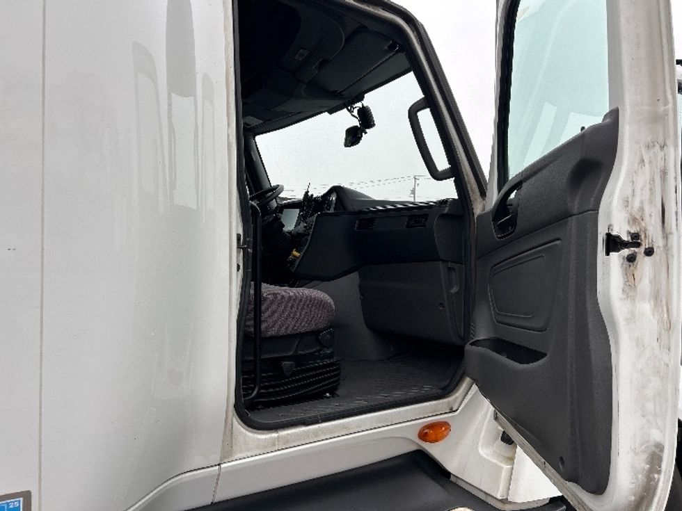 Sleeper Tractor-Heavy Duty Tractors-International-2023-LT625-Harrisburg-PA-641,991\n\t\tmiles-$ 41,750 - Image 13