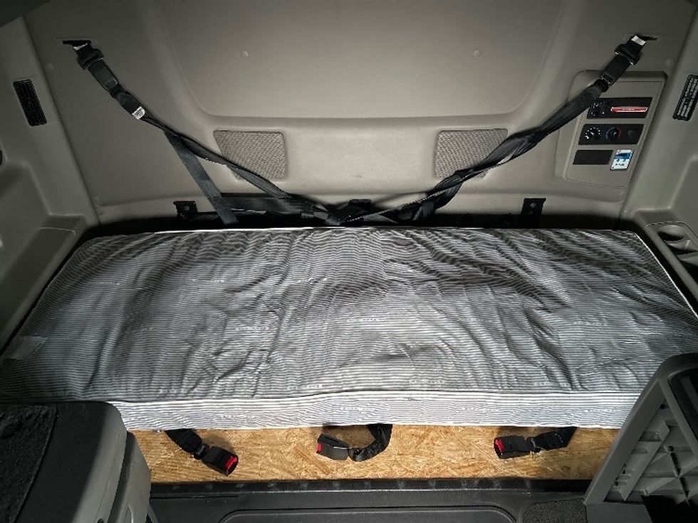 Sleeper Tractor-Heavy Duty Tractors-International-2023-LT625-Harrisburg-PA-641,991\n\t\tmiles-$ 41,750 - Image 17