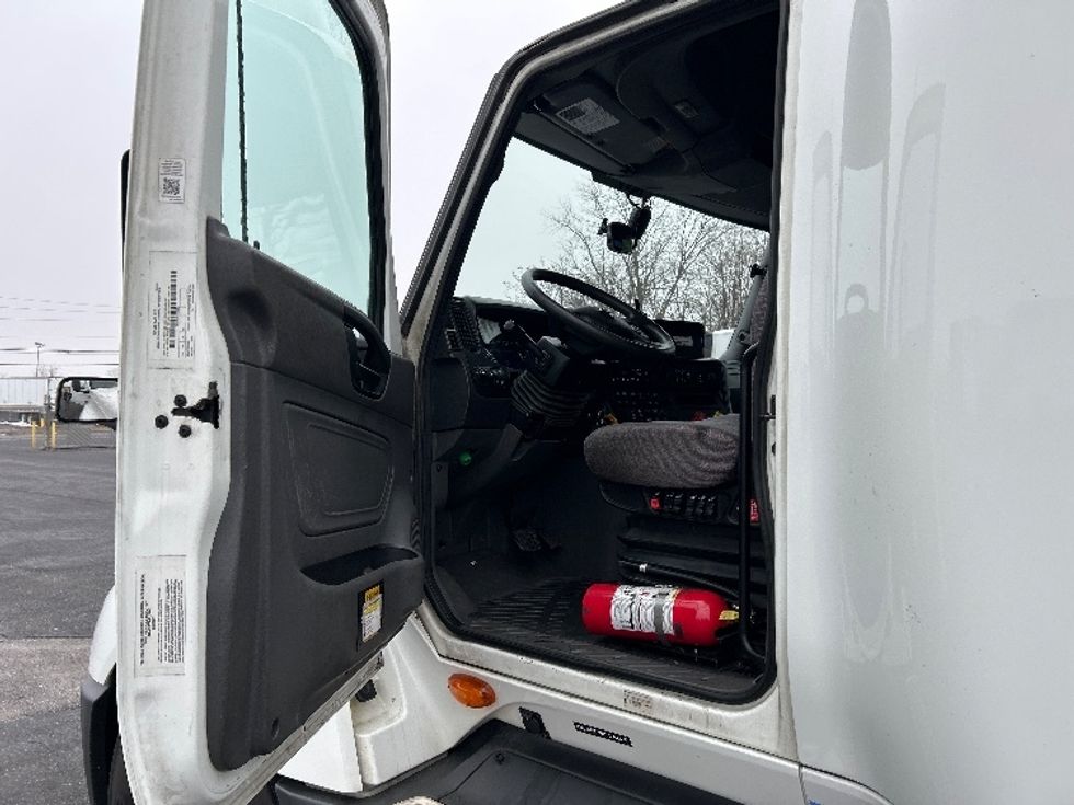 Sleeper Tractor-Heavy Duty Tractors-International-2023-LT625-Harrisburg-PA-641,991\n\t\tmiles-$ 41,750 - Image 9