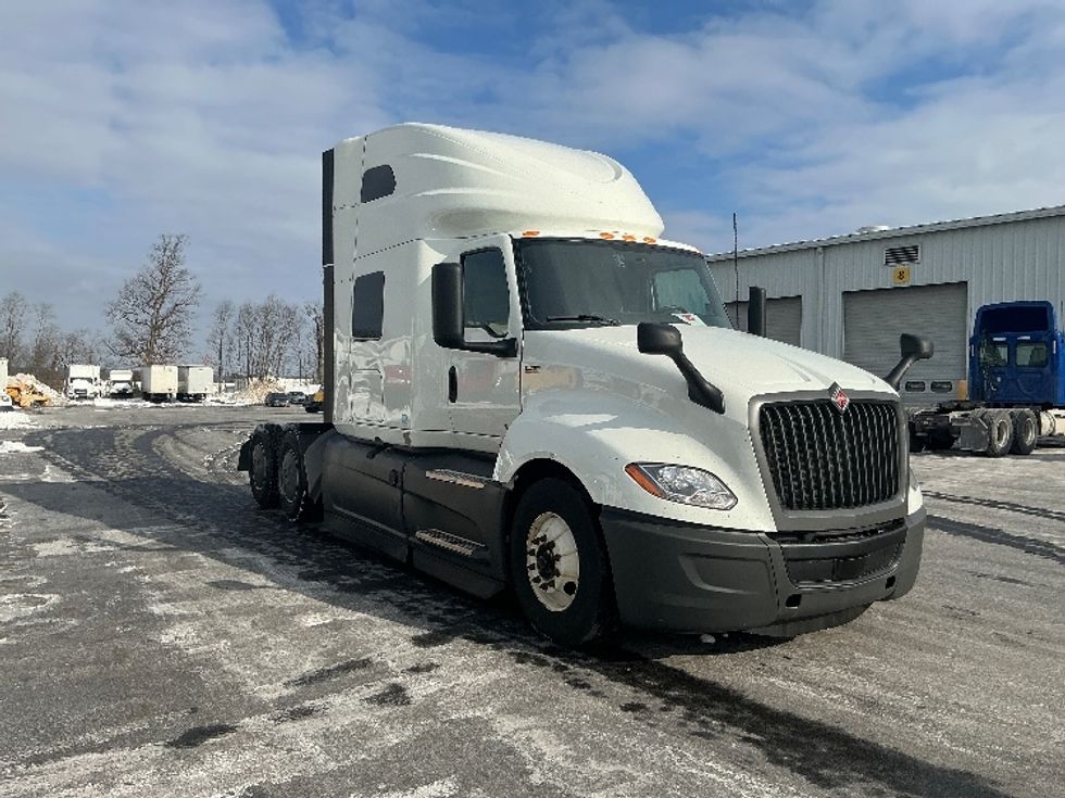 Sleeper Tractor-Heavy Duty Tractors-International-2023-LT625-Harrisburg-PA-702,441\n\t\tmiles-$ 36,000 - Image 1
