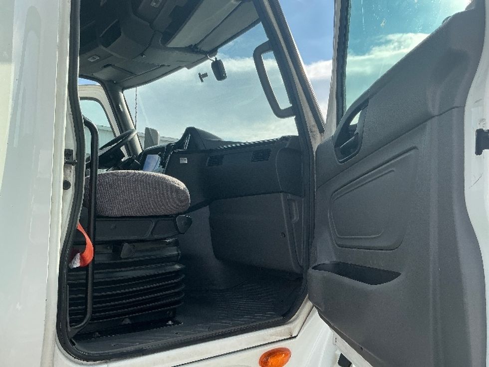 Sleeper Tractor-Heavy Duty Tractors-International-2023-LT625-Harrisburg-PA-702,441\n\t\tmiles-$ 36,000 - Image 13