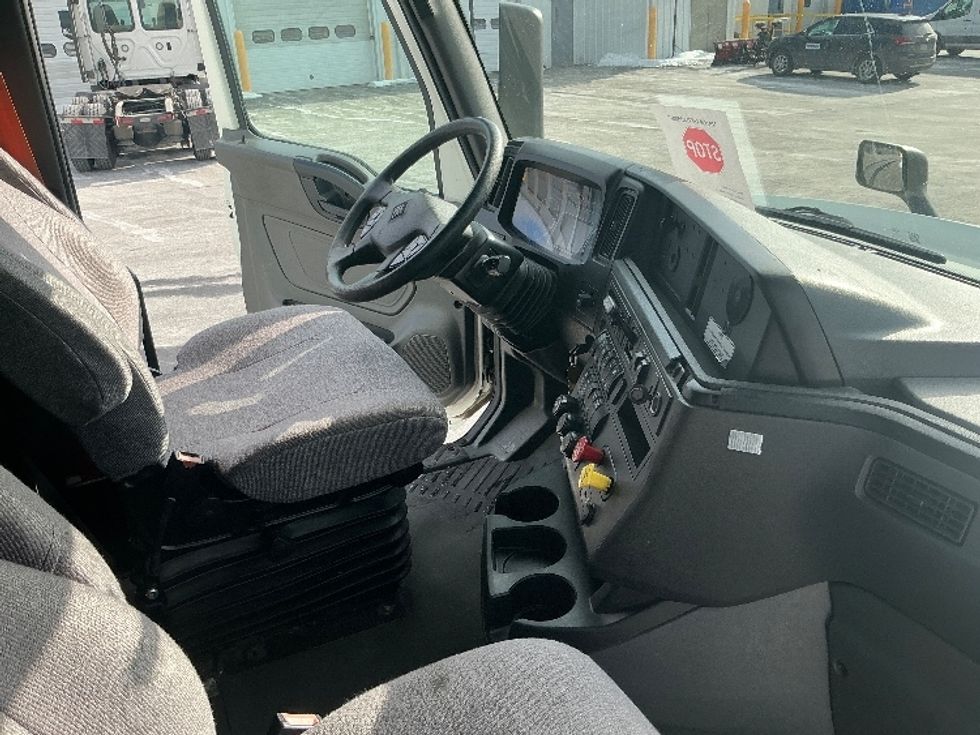 Sleeper Tractor-Heavy Duty Tractors-International-2023-LT625-Harrisburg-PA-702,441\n\t\tmiles-$ 36,000 - Image 15