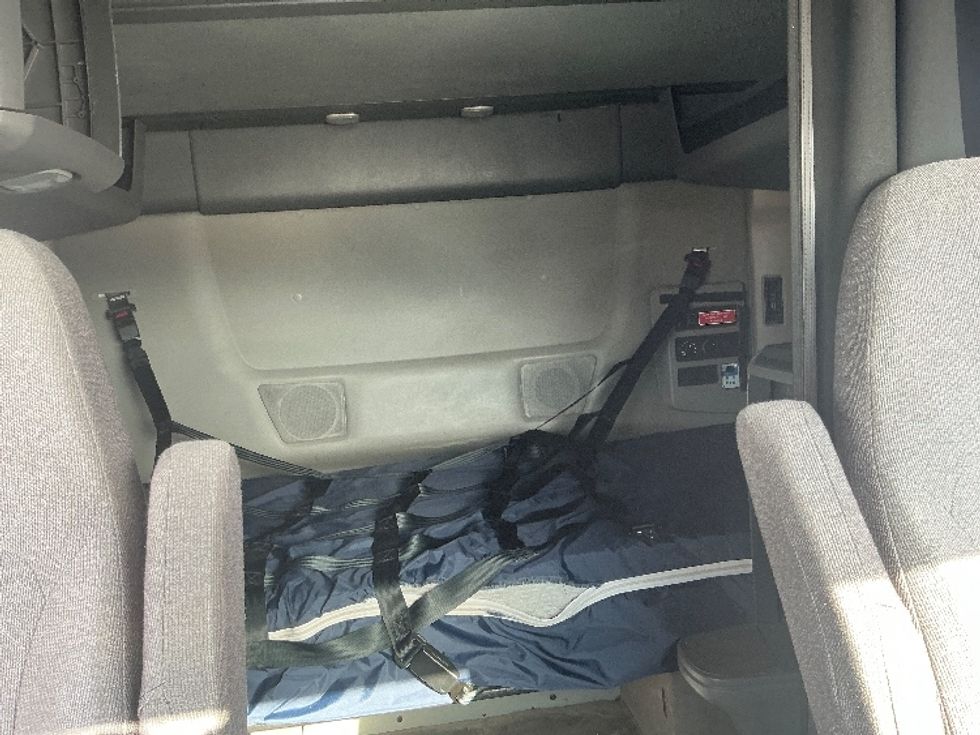 Sleeper Tractor-Heavy Duty Tractors-International-2023-LT625-Harrisburg-PA-702,441\n\t\tmiles-$ 36,000 - Image 16