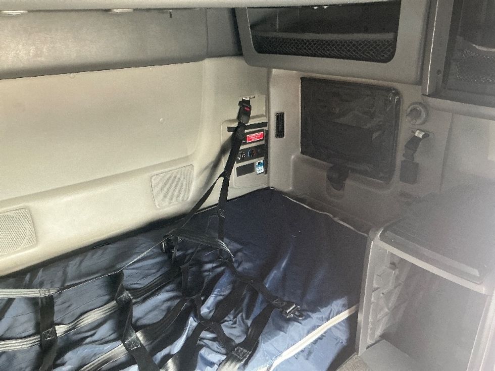 Sleeper Tractor-Heavy Duty Tractors-International-2023-LT625-Harrisburg-PA-702,441\n\t\tmiles-$ 36,000 - Image 17