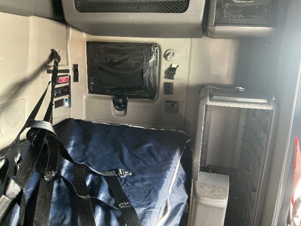 Sleeper Tractor-Heavy Duty Tractors-International-2023-LT625-Harrisburg-PA-702,441\n\t\tmiles-$ 36,000 - Image 18