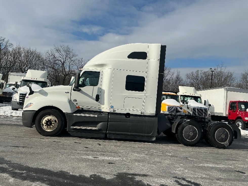 Sleeper Tractor-Heavy Duty Tractors-International-2023-LT625-Harrisburg-PA-702,441\n\t\tmiles-$ 36,000 - Image 4