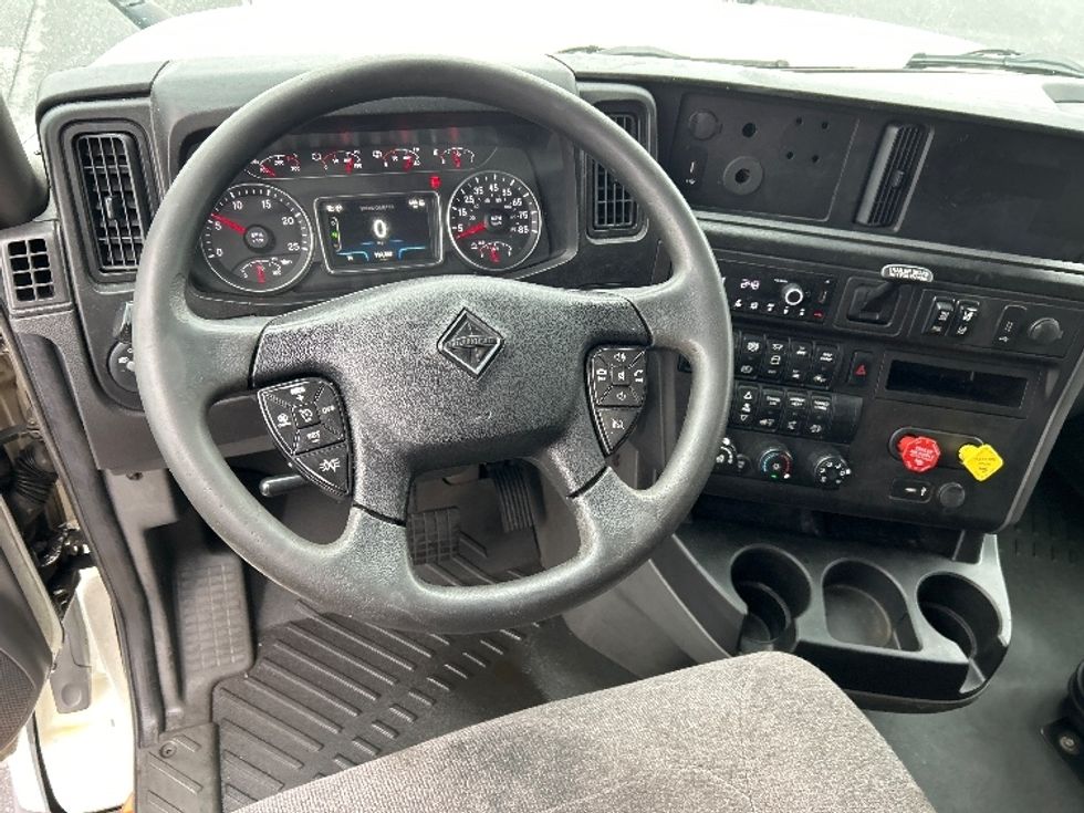 Sleeper Tractor-Heavy Duty Tractors-International-2023-LT625-Harrisburg-PA-734,568\n\t\tmiles-$ 34,000 - Image 11