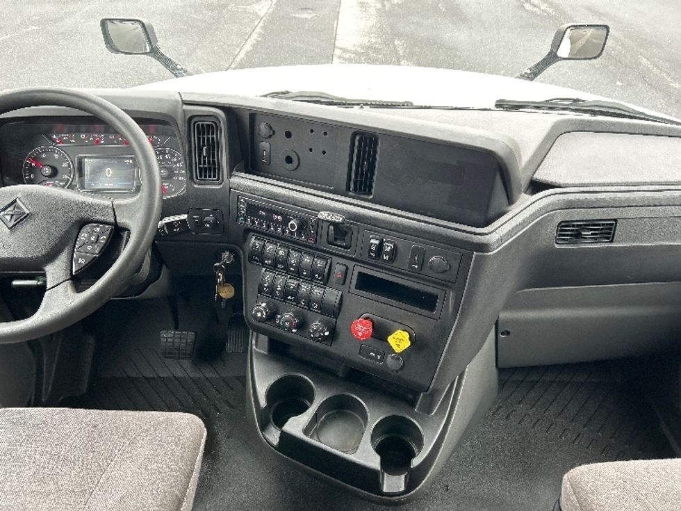 Sleeper Tractor-Heavy Duty Tractors-International-2023-LT625-Harrisburg-PA-734,568\n\t\tmiles-$ 34,000 - Image 12