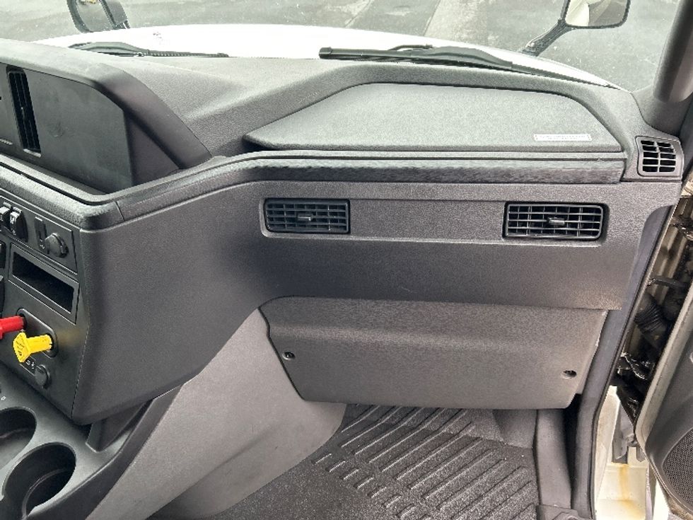 Sleeper Tractor-Heavy Duty Tractors-International-2023-LT625-Harrisburg-PA-734,568\n\t\tmiles-$ 34,000 - Image 14