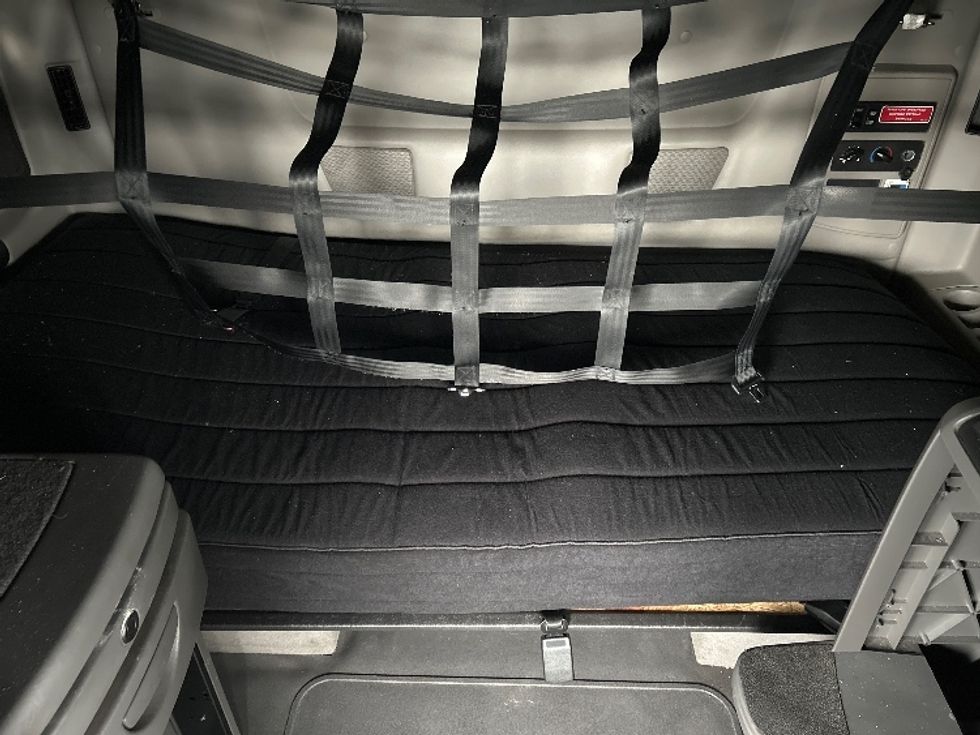 Sleeper Tractor-Heavy Duty Tractors-International-2023-LT625-Harrisburg-PA-734,568\n\t\tmiles-$ 34,000 - Image 16