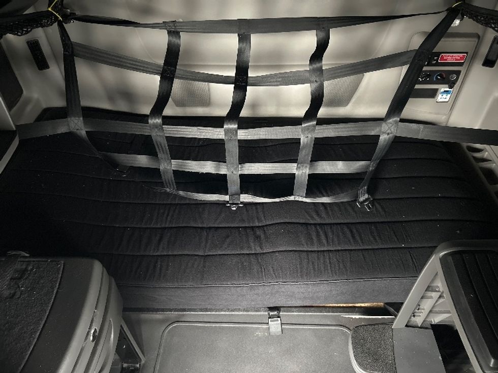 Sleeper Tractor-Heavy Duty Tractors-International-2023-LT625-Harrisburg-PA-734,568\n\t\tmiles-$ 34,000 - Image 17