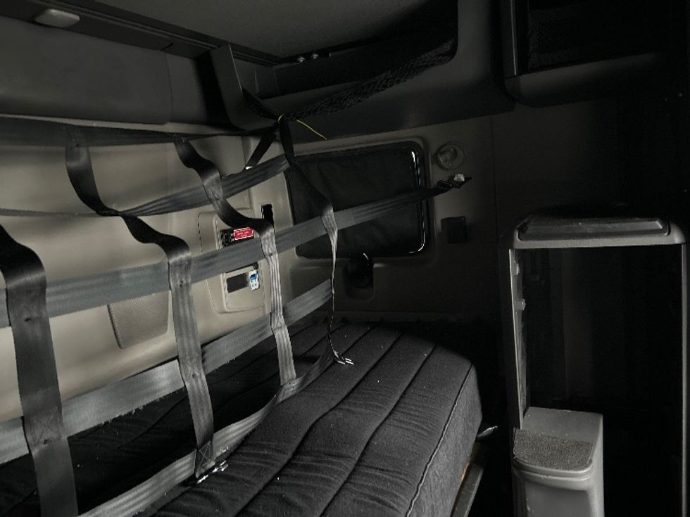 Sleeper Tractor-Heavy Duty Tractors-International-2023-LT625-Harrisburg-PA-734,568\n\t\tmiles-$ 34,000 - Image 18