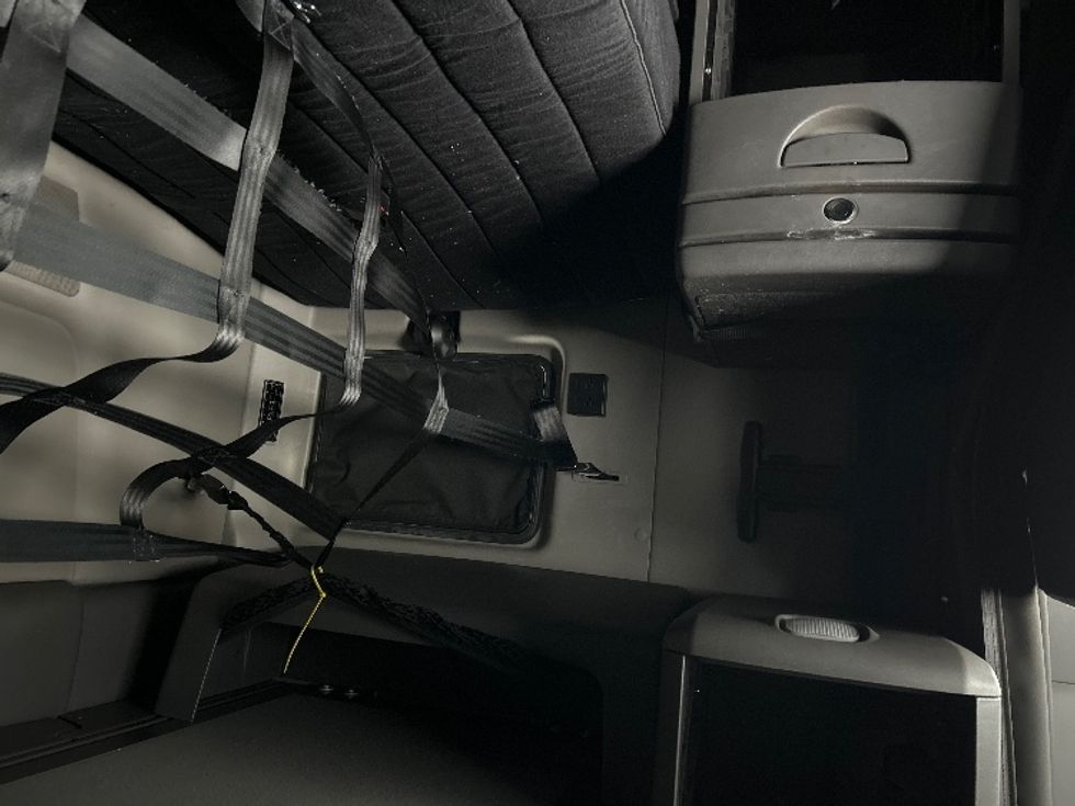 Sleeper Tractor-Heavy Duty Tractors-International-2023-LT625-Harrisburg-PA-734,568\n\t\tmiles-$ 34,000 - Image 19