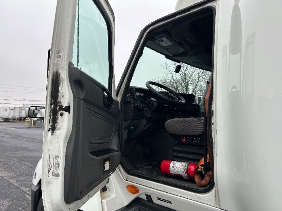 Sleeper Tractor-Heavy Duty Tractors-International-2023-LT625-Harrisburg-PA-734,568\n\t\tmiles-$ 34,000 - Image 9