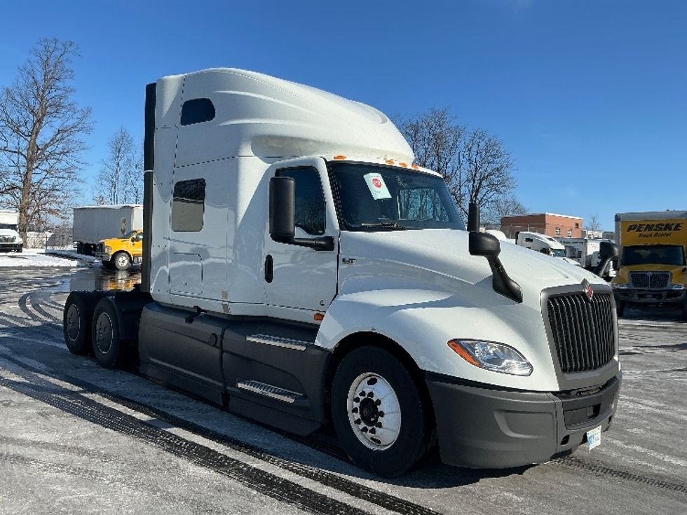 Sleeper Tractor-Heavy Duty Tractors-International-2023-LT625-Harrisburg-PA-736,386\n\t\tmiles-$ 34,000 - Image 1