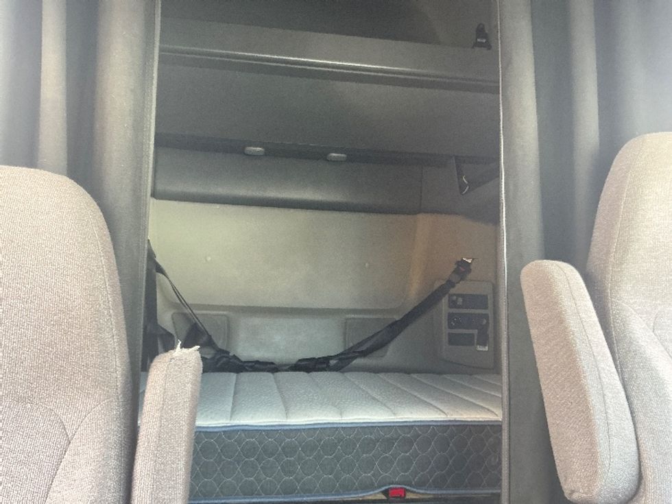 Sleeper Tractor-Heavy Duty Tractors-International-2023-LT625-Harrisburg-PA-736,386\n\t\tmiles-$ 34,000 - Image 16