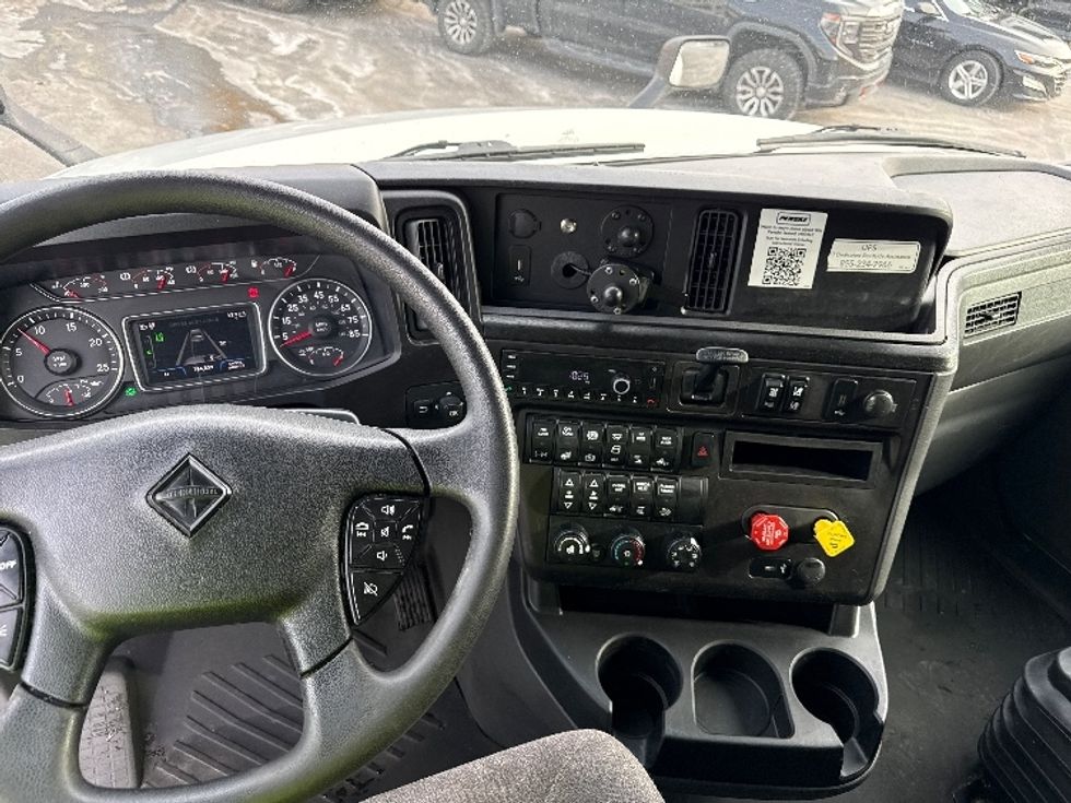 Sleeper Tractor-Heavy Duty Tractors-International-2023-LT625-Harrisburg-PA-784,533\n\t\tmiles-$ 34,000 - Image 11