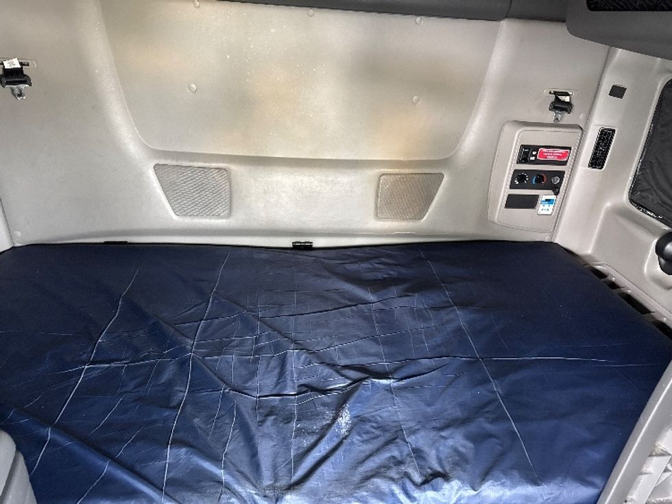 Sleeper Tractor-Heavy Duty Tractors-International-2023-LT625-Harrisburg-PA-784,533\n\t\tmiles-$ 34,000 - Image 17