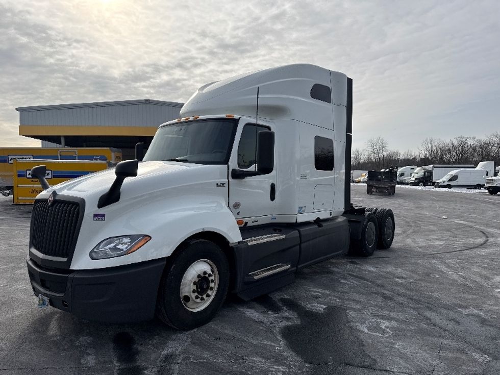 Sleeper Tractor-Heavy Duty Tractors-International-2023-LT625-Harrisburg-PA-784,533\n\t\tmiles-$ 34,000 - Image 3