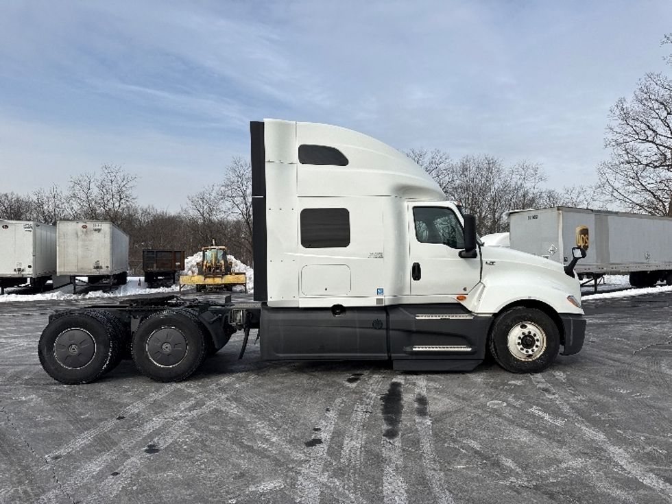Sleeper Tractor-Heavy Duty Tractors-International-2023-LT625-Harrisburg-PA-784,533\n\t\tmiles-$ 34,000 - Image 8