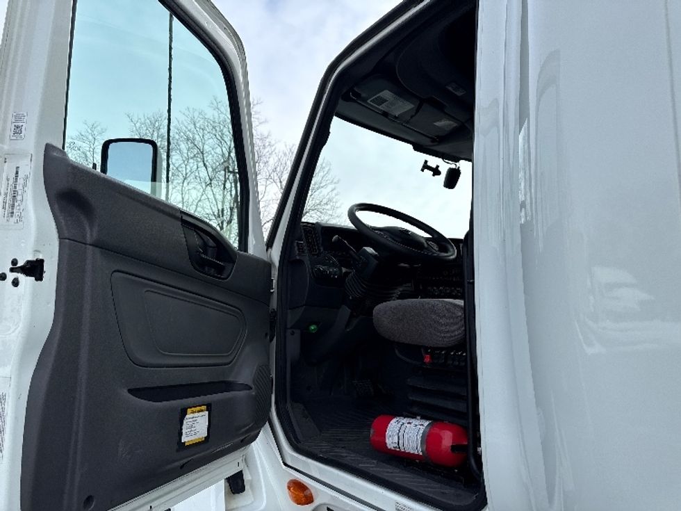 Sleeper Tractor-Heavy Duty Tractors-International-2023-LT625-Harrisburg-PA-784,533\n\t\tmiles-$ 34,000 - Image 9