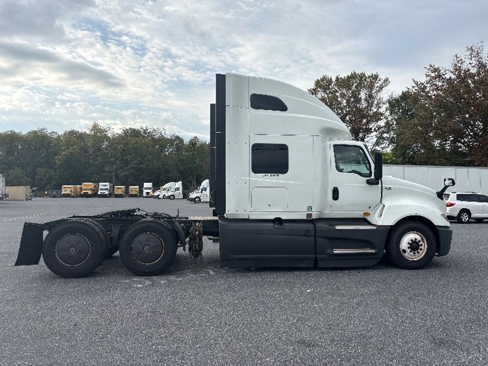 Sleeper Tractor-Heavy Duty Tractors-International-2023-LT625-Harrisburg-PA-786,502\n\t\tmiles-$ 38,500 - Image 8