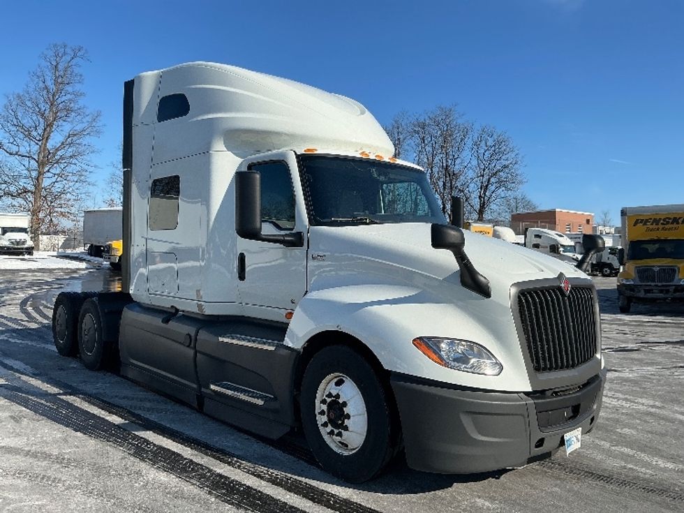 Sleeper Tractor-Heavy Duty Tractors-International-2023-LT625-Harrisburg-PA-799,667\n\t\tmiles-$ 34,000 - Image 1