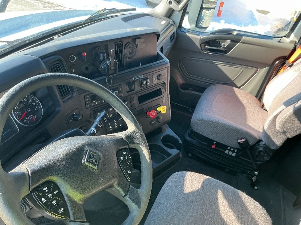 Sleeper Tractor-Heavy Duty Tractors-International-2023-LT625-Harrisburg-PA-799,667\n\t\tmiles-$ 34,000 - Image 10