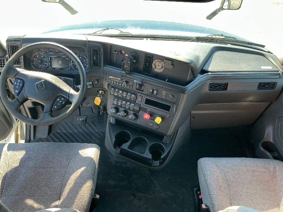 Sleeper Tractor-Heavy Duty Tractors-International-2023-LT625-Harrisburg-PA-799,667\n\t\tmiles-$ 34,000 - Image 12