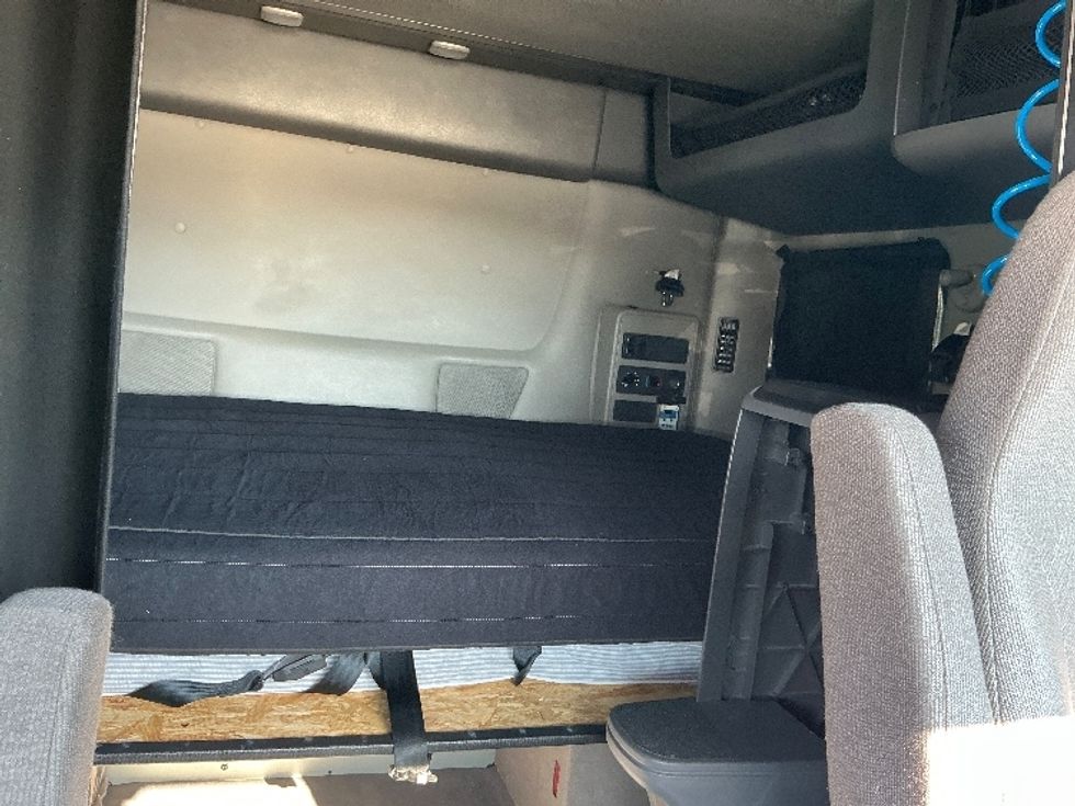 Sleeper Tractor-Heavy Duty Tractors-International-2023-LT625-Harrisburg-PA-799,667\n\t\tmiles-$ 34,000 - Image 16