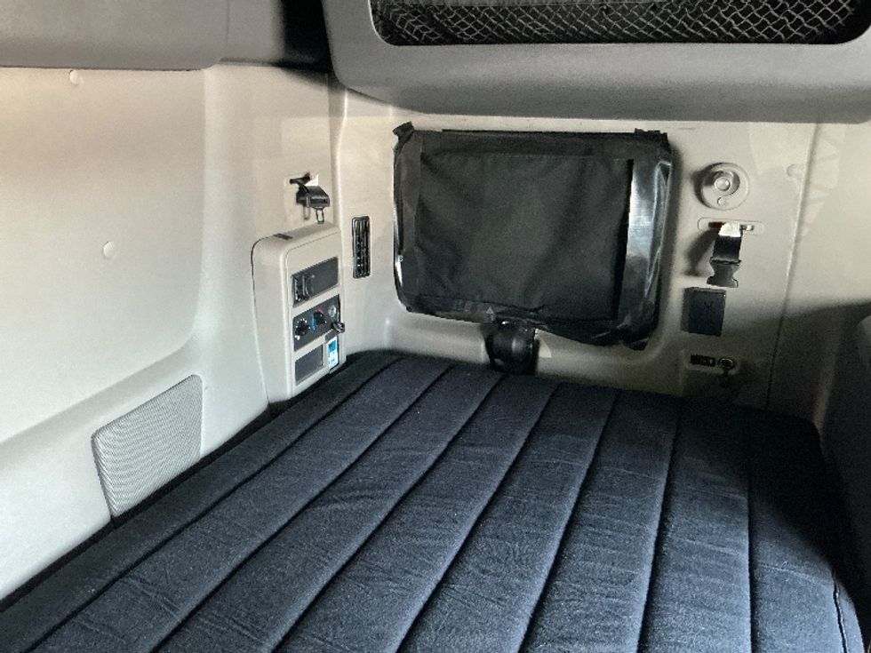 Sleeper Tractor-Heavy Duty Tractors-International-2023-LT625-Harrisburg-PA-799,667\n\t\tmiles-$ 34,000 - Image 18