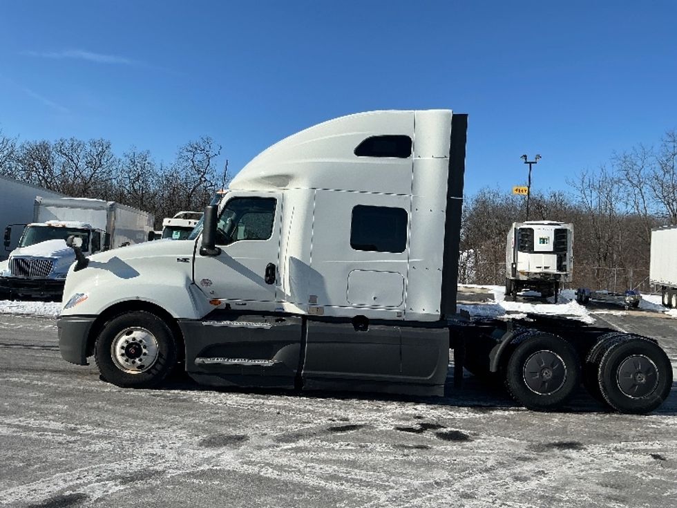 Sleeper Tractor-Heavy Duty Tractors-International-2023-LT625-Harrisburg-PA-799,667\n\t\tmiles-$ 34,000 - Image 4