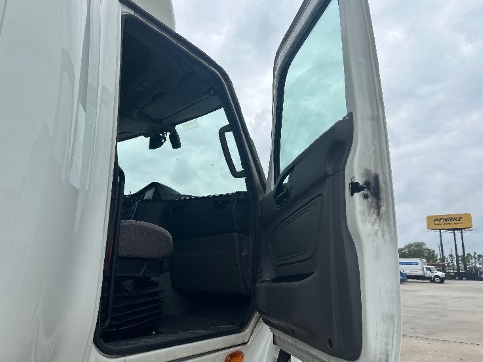 Sleeper Tractor-Heavy Duty Tractors-International-2023-LT625-Houston-TX-547,104\n\t\tmiles-$ 54,250 - Image 13