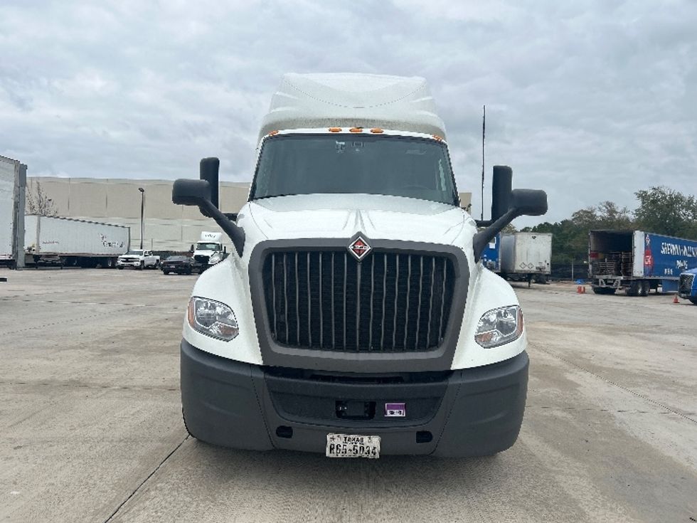 Sleeper Tractor-Heavy Duty Tractors-International-2023-LT625-Houston-TX-547,104\n\t\tmiles-$ 54,250 - Image 2