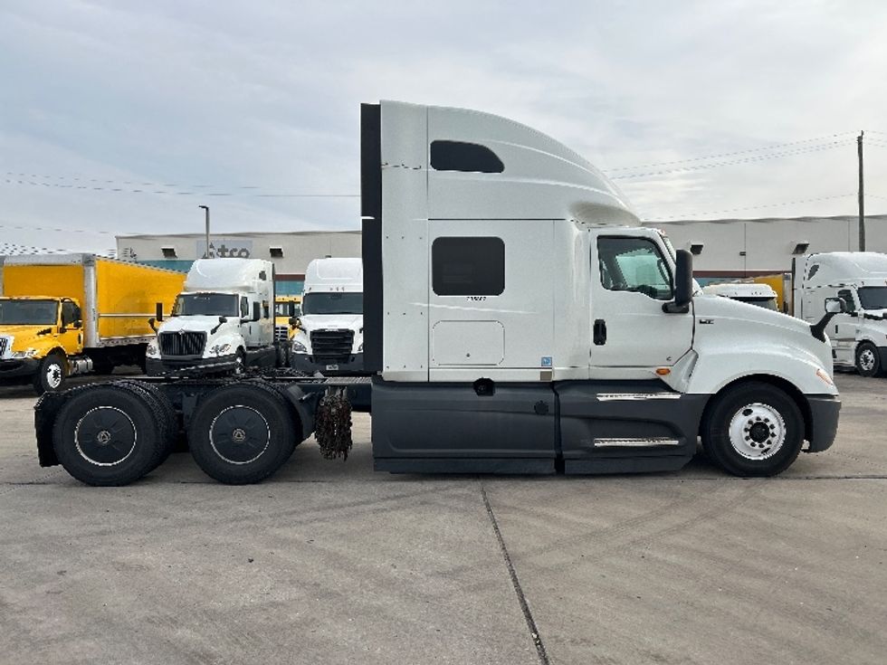 Sleeper Tractor-Heavy Duty Tractors-International-2023-LT625-Houston-TX-547,104\n\t\tmiles-$ 54,250 - Image 8