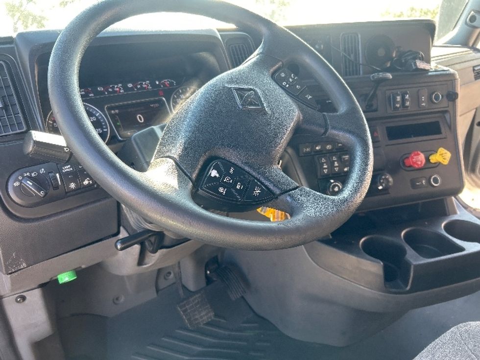 Sleeper Tractor-Heavy Duty Tractors-International-2023-LT625-Houston-TX-618,457\n\t\tmiles-$ 47,000 - Image 10