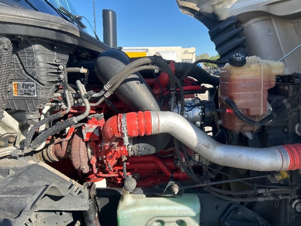 Sleeper Tractor-Heavy Duty Tractors-International-2023-LT625-Houston-TX-618,457\n\t\tmiles-$ 47,000 - Image 20