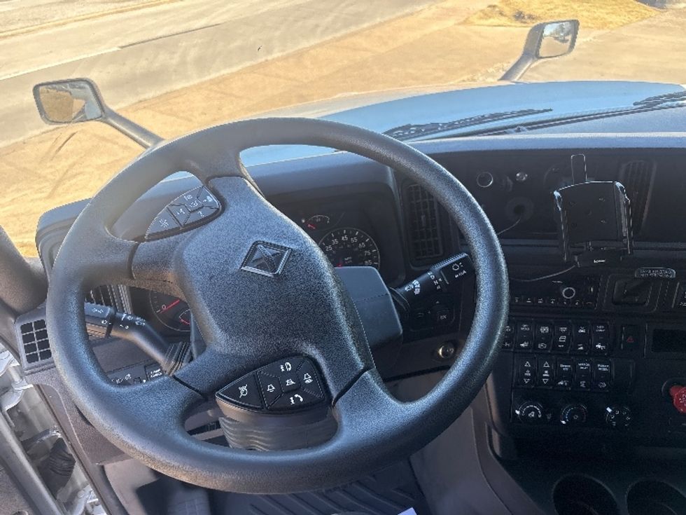 Sleeper Tractor-Heavy Duty Tractors-International-2023-LT625-Houston-TX-623,360\n\t\tmiles-$ 46,500 - Image 10