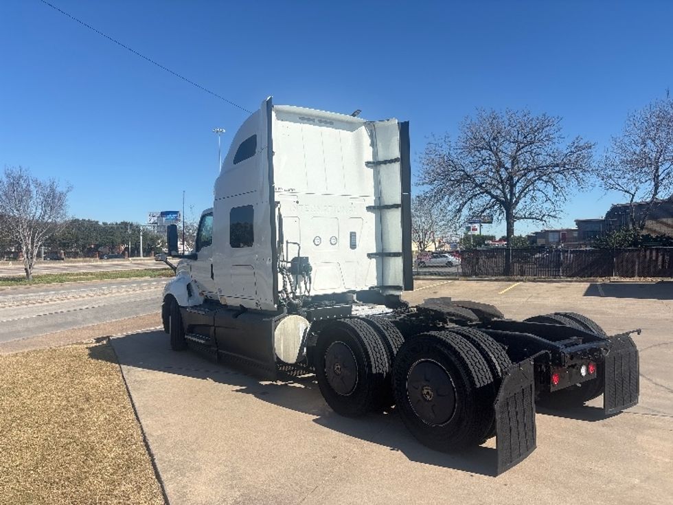 Sleeper Tractor-Heavy Duty Tractors-International-2023-LT625-Houston-TX-623,360\n\t\tmiles-$ 46,500 - Image 5