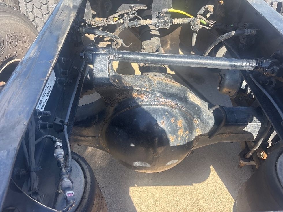 Sleeper Tractor-Heavy Duty Tractors-International-2023-LT625-Houston-TX-623,360\n\t\tmiles-$ 46,500 - Image 6