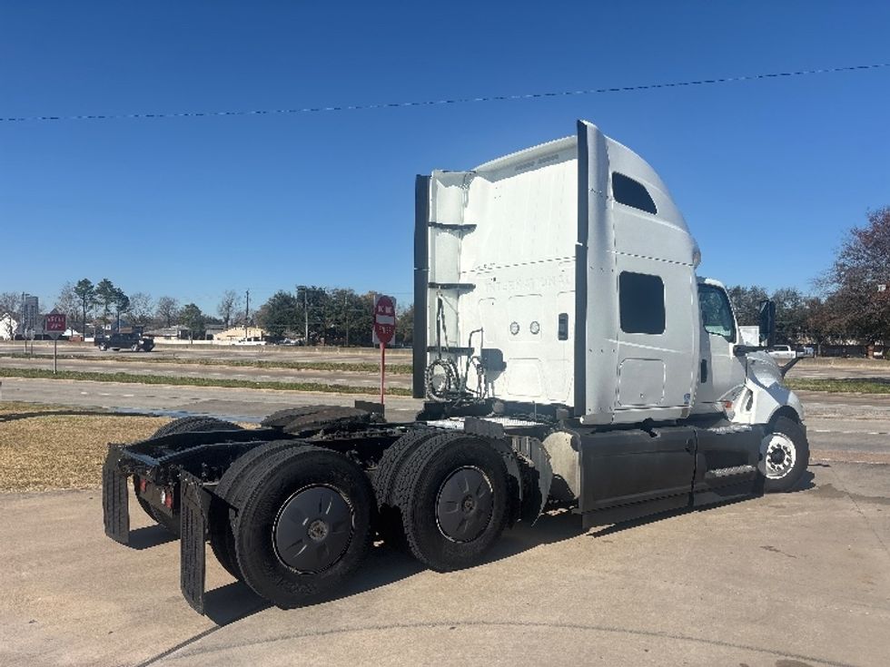 Sleeper Tractor-Heavy Duty Tractors-International-2023-LT625-Houston-TX-623,360\n\t\tmiles-$ 46,500 - Image 7