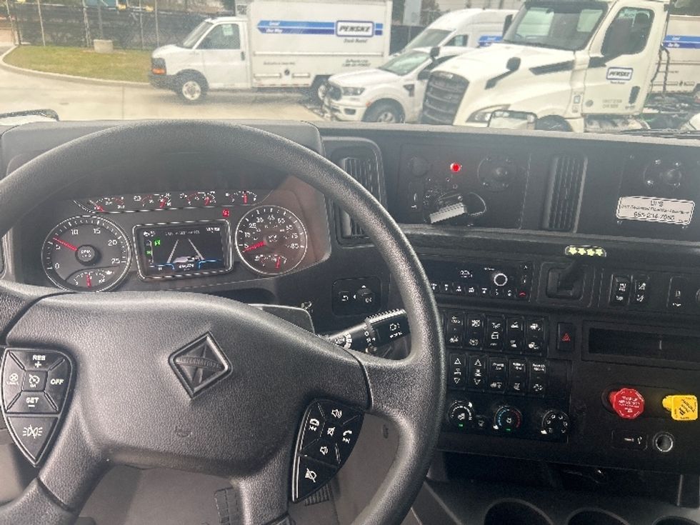 Sleeper Tractor-Heavy Duty Tractors-International-2023-LT625-Houston-TX-646,496\n\t\tmiles-$ 44,000 - Image 11