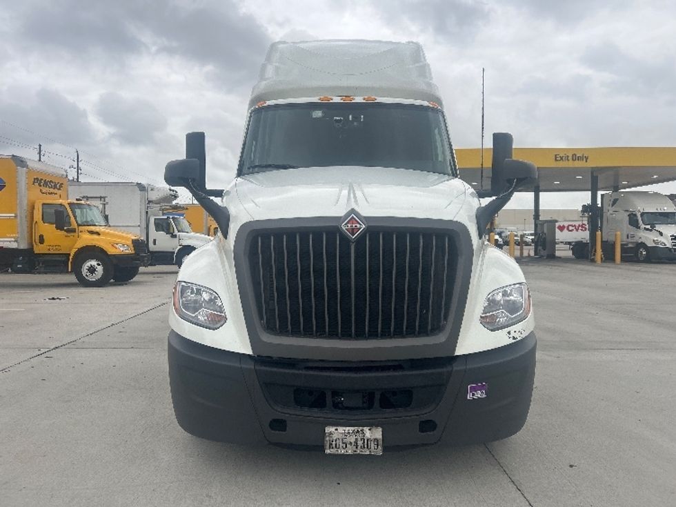 Sleeper Tractor-Heavy Duty Tractors-International-2023-LT625-Houston-TX-646,496\n\t\tmiles-$ 44,000 - Image 2