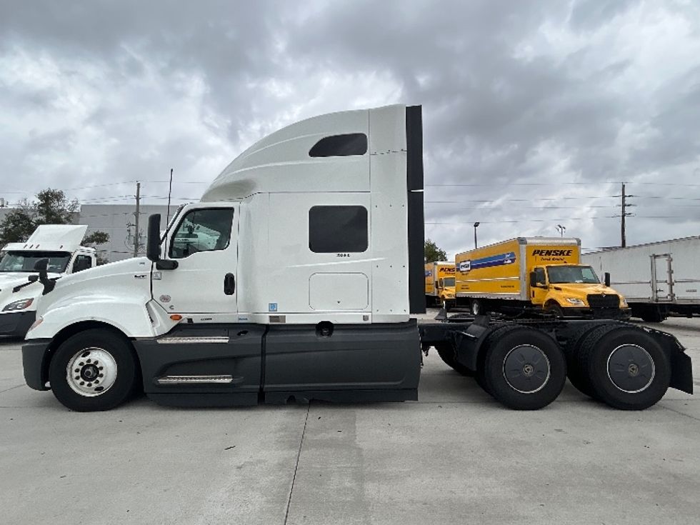 Sleeper Tractor-Heavy Duty Tractors-International-2023-LT625-Houston-TX-646,496\n\t\tmiles-$ 44,000 - Image 4