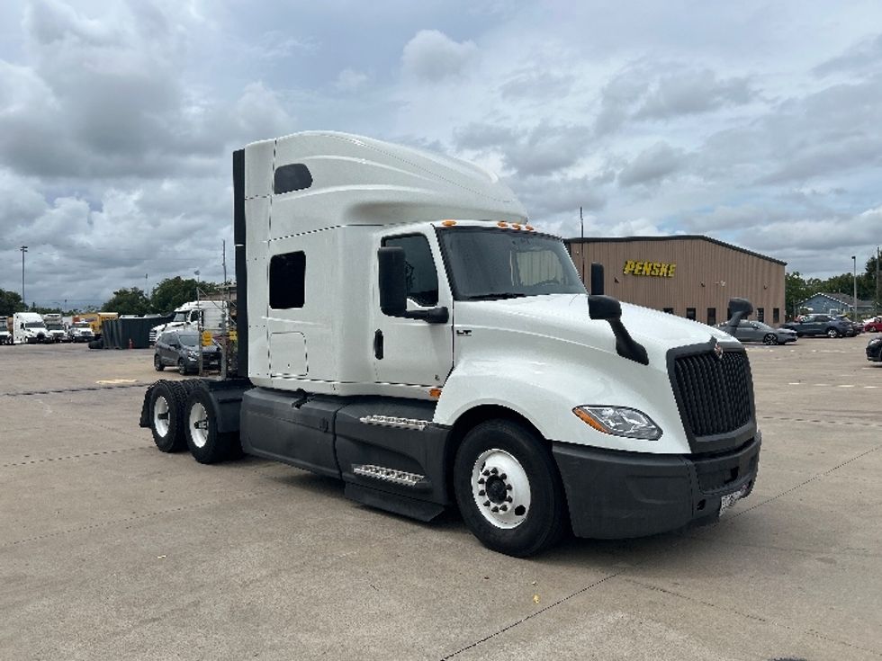 Sleeper Tractor-Heavy Duty Tractors-International-2023-LT625-Houston-TX-728,960\n\t\tmiles-$ 43,250 - Image 1