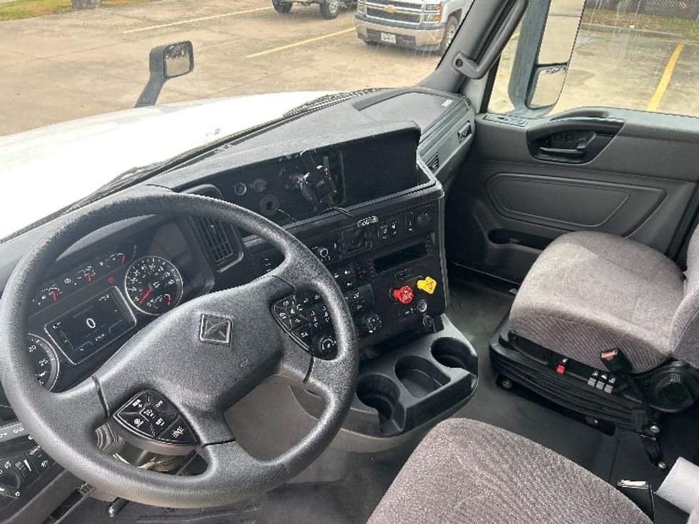Sleeper Tractor-Heavy Duty Tractors-International-2023-LT625-Houston-TX-728,960\n\t\tmiles-$ 43,250 - Image 10
